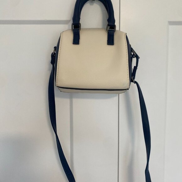 Mini Shoulder Bag - Picture 5 of 11